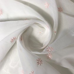 Cienka tkanina poliestrowa w haftowane kwiatki
