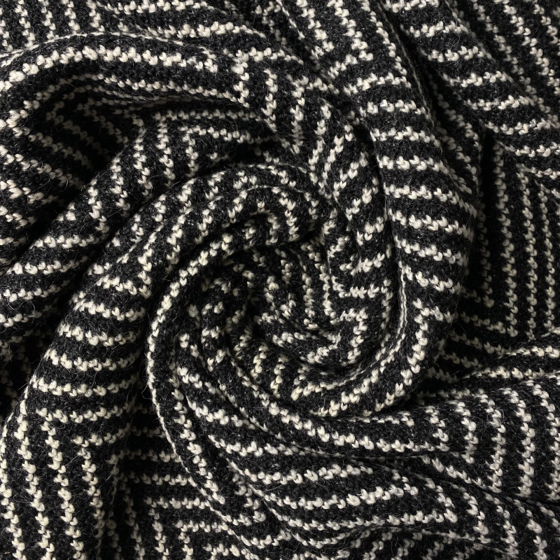 Dzianina wełniana w czarno białą jodełkę - materiał na swetry i płaszcze